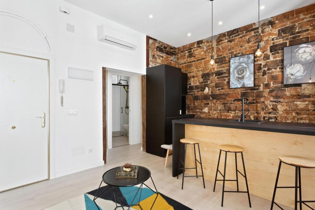 Modern 1 Bedroom Apartment Near Lavapies Madrid Eksteriør bilde